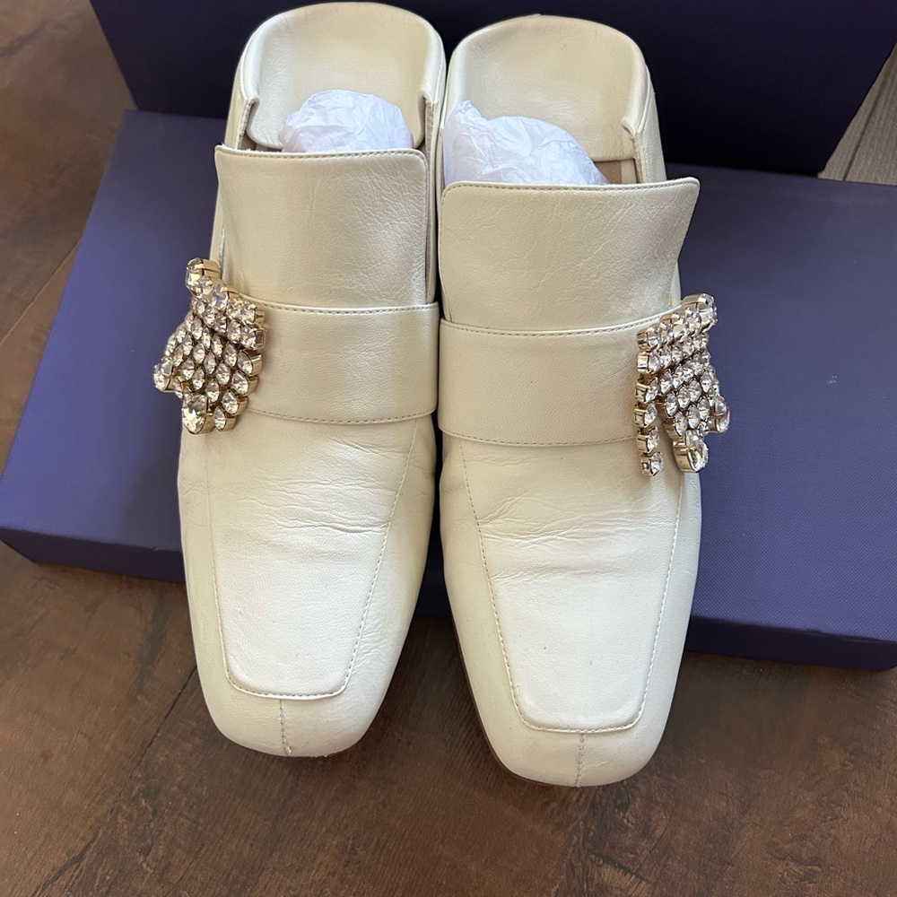 Stuart Weitzman Women's Irises Loafer Size 7.5 Closed Toe White Heels